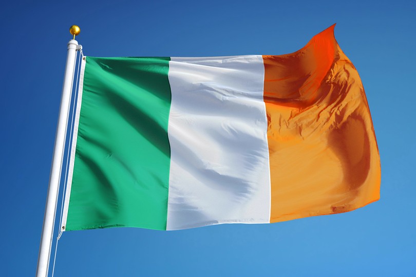 Ireland Flag Pole with Gold Top